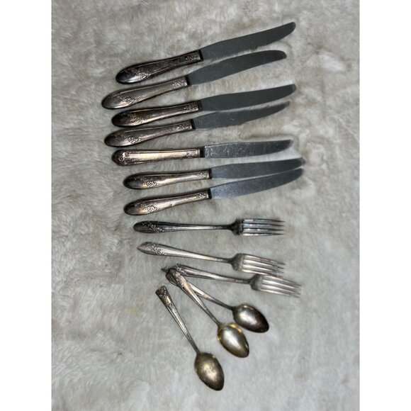 Vintage Oneida Community Tudor Plate Silverware lot - Picture 4 of 4